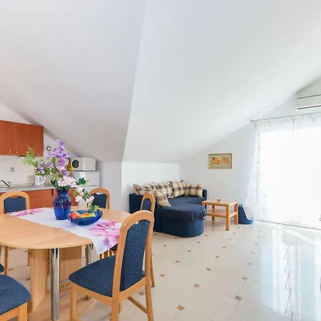 Partelj 9 By Interhome *