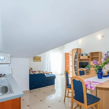 Partelj 9 By Interhome Apartman Vir